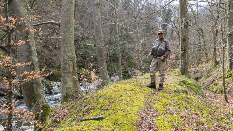 Enzo a Pesca mosca sul Limentra, per www.iopescopositivo.it