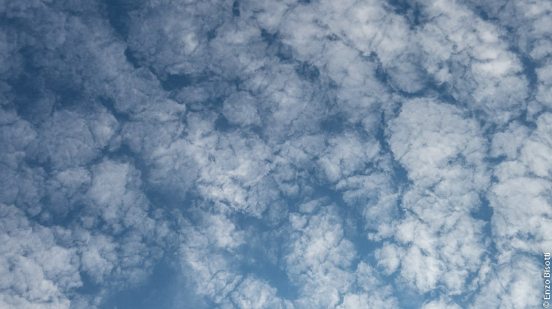 Impronte digitali in cielo, al Poggetto, per iopescopositivo.it.