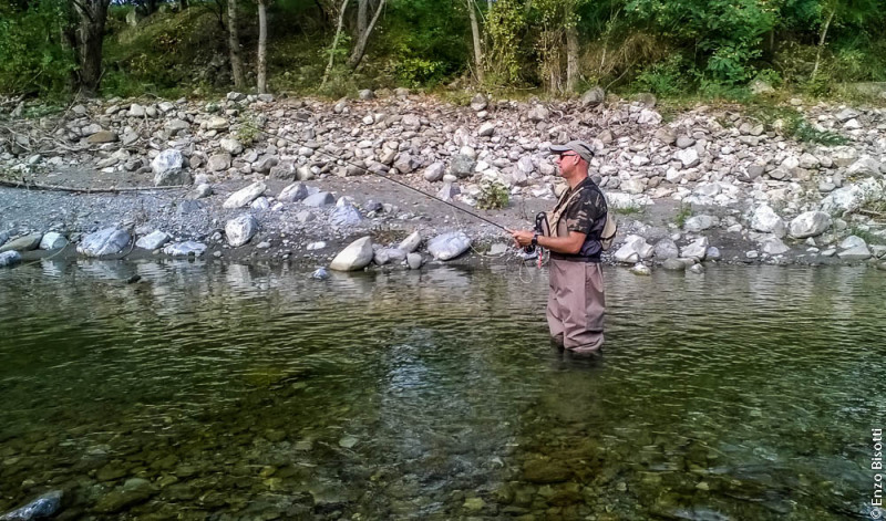 Enzo Bisotti pesca a mosca In RENO, per iopescopositivo.it