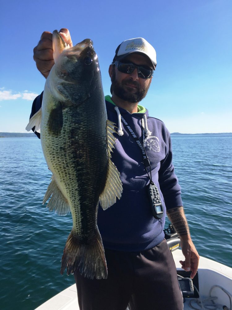 iopescopositivo.it - la guida Simone, con il secondo Bass "fotocopia"